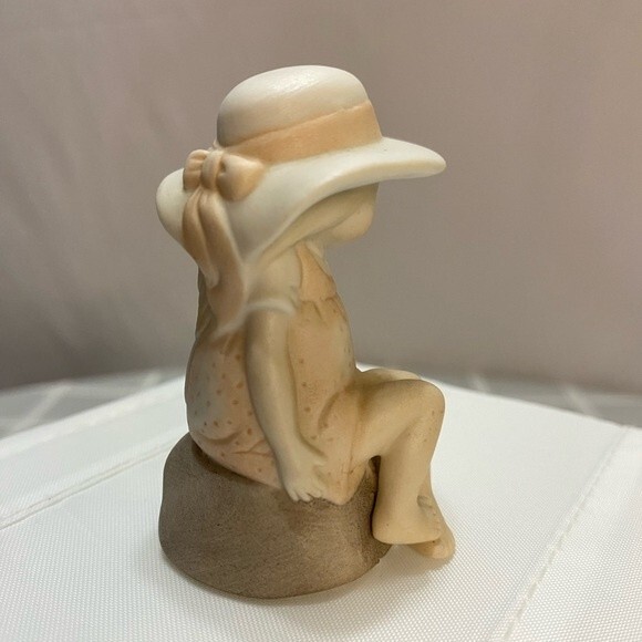 Vintage 1979 Holly Hobbie “Happiness is Found In Little Things” & Bunny Rabbits - Picture 5 of 6